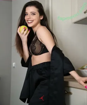  nude photo #0001