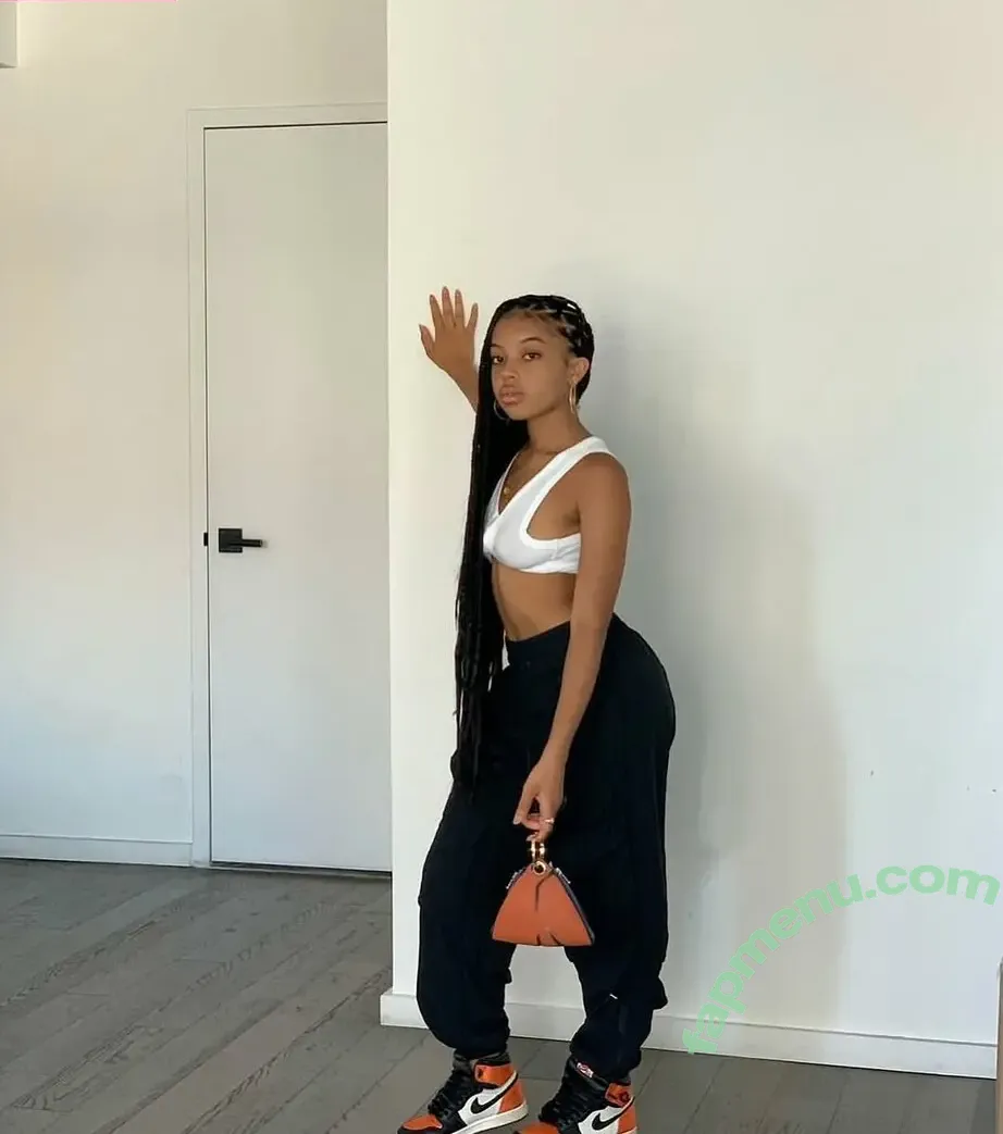 Nicole Saunders nude photo #0005 (nicole.saunders01)