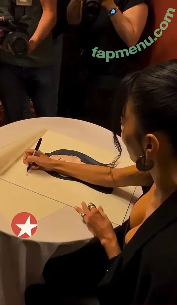 Nicole Scherzinger nude photo #2689 (NicoleScherzy / nicolescherzinger)