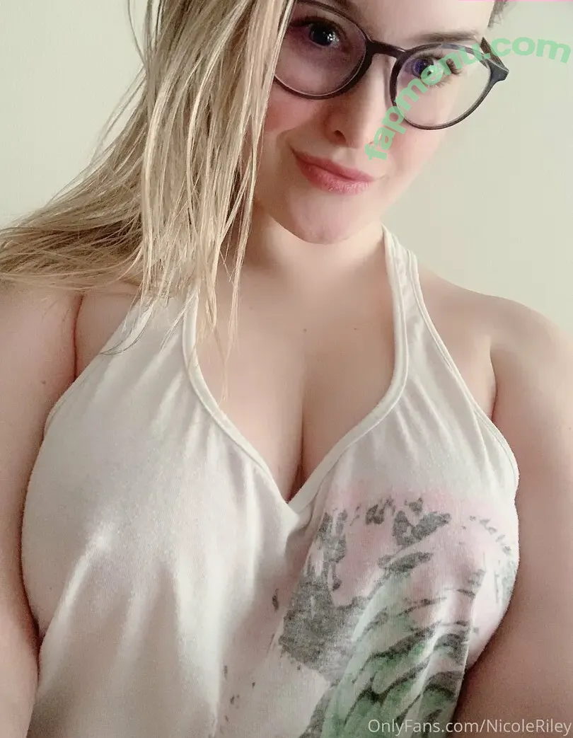 nicolerileyfree nude photo #0002 (nmriley04)