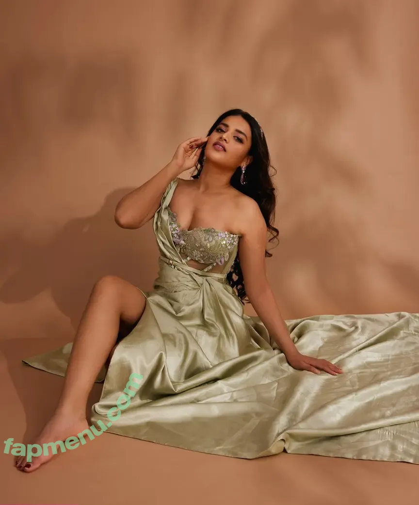 Nidhhi Agerwal nude photo #0056 (nidhhiagerwal)
