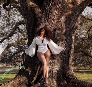 Niecy Nash / niecynash1 nude photo #0123