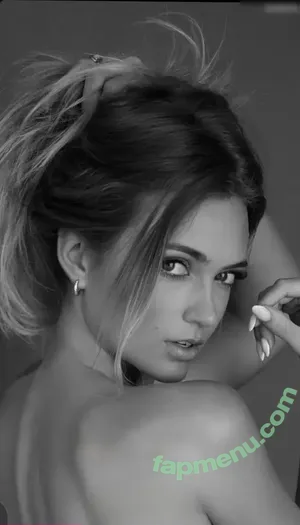 Nienke van Schijndel / mrs_black_cbr nude photo #0001