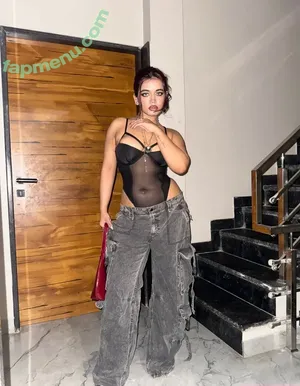 Niharika Jaiswal / niharikaa.aa / niharikaa.jaiswal nude photo #0018