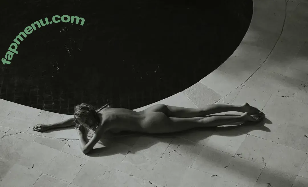 Nika Khromova nude photo #0011 (Nikki Khromova / nikkikhromova)