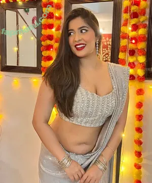 Nikita Sharma / nikitasharma_official nude photo #0071