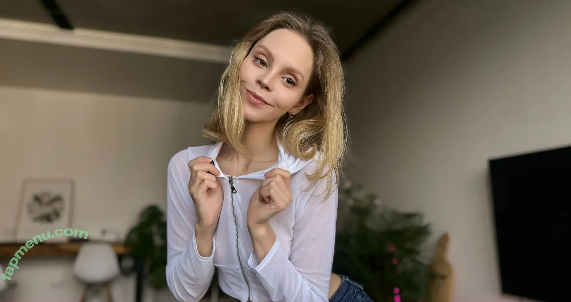 nikki.mills.life nude photo #0009 (nikkimls)