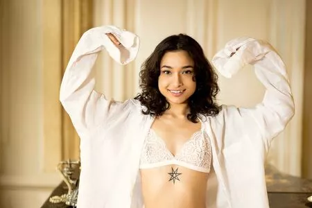 Nikol Beylik / Lily Hayjes / Wandaweb / nikolxxnikol / pronixyy nude photo #0893