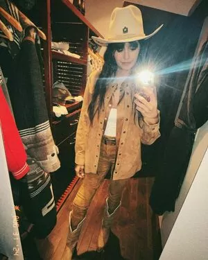 Nina Dobrev / nina nude photo #1129