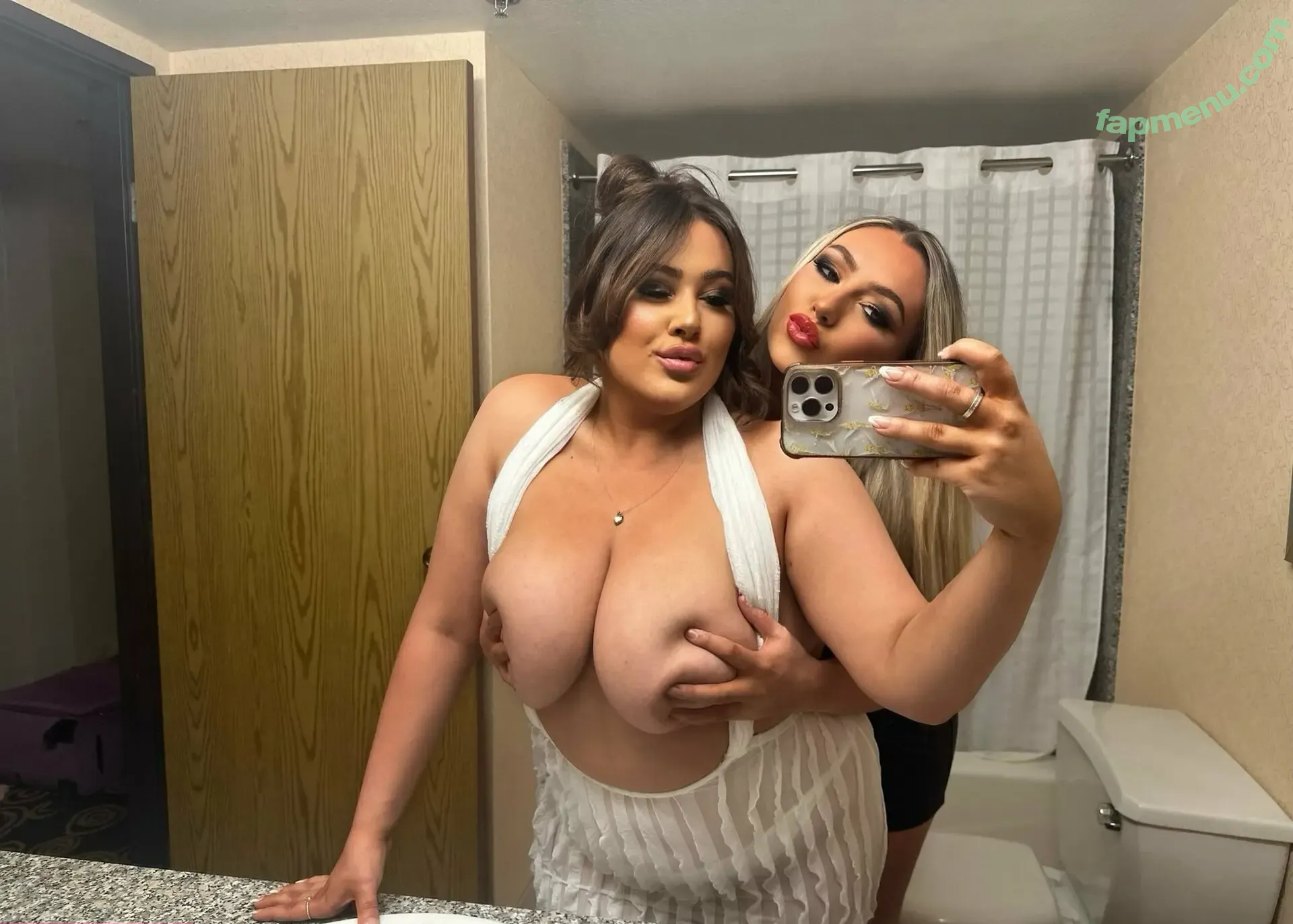 ninaandlaura nude photo #0017 (ninaandlaura)