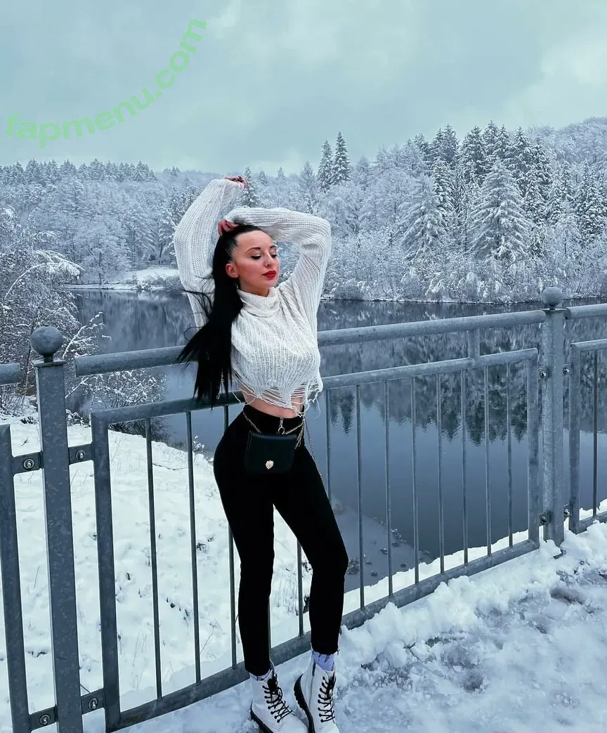 Nino Kikacheishvili nude photo #0027 (ninas_welt25)