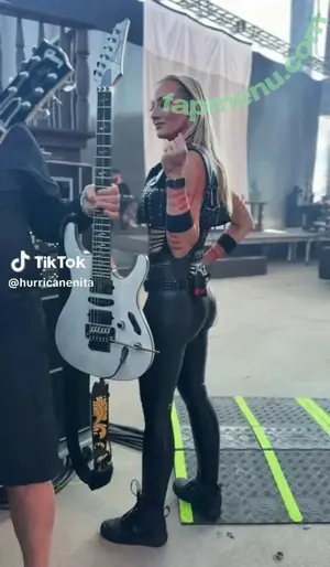 Nita Strauss / hurricanenita nude photo #0007