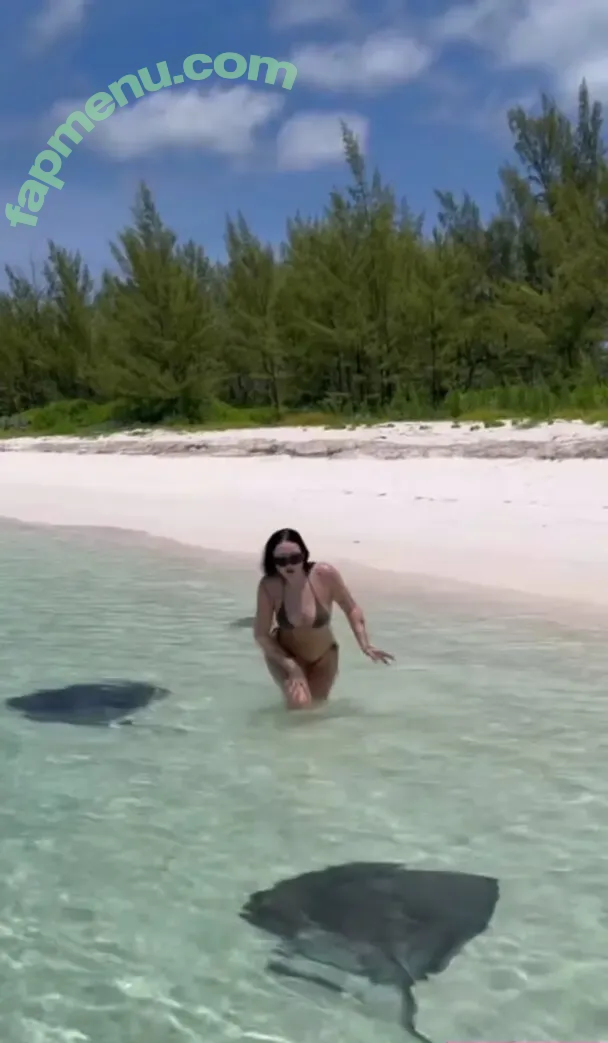 Noah Cyrus nude photo #0963 (noahcyrus)