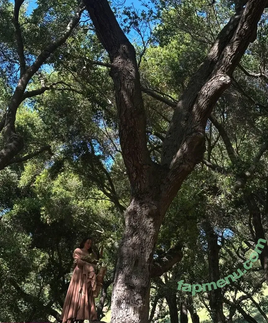 Noah Cyrus nude photo #1025 (noahcyrus)