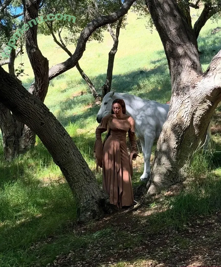 Noah Cyrus nude photo #1028 (noahcyrus)