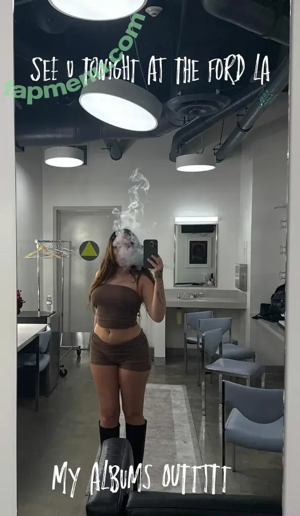 Noah Cyrus nude photo #1032 (noahcyrus)