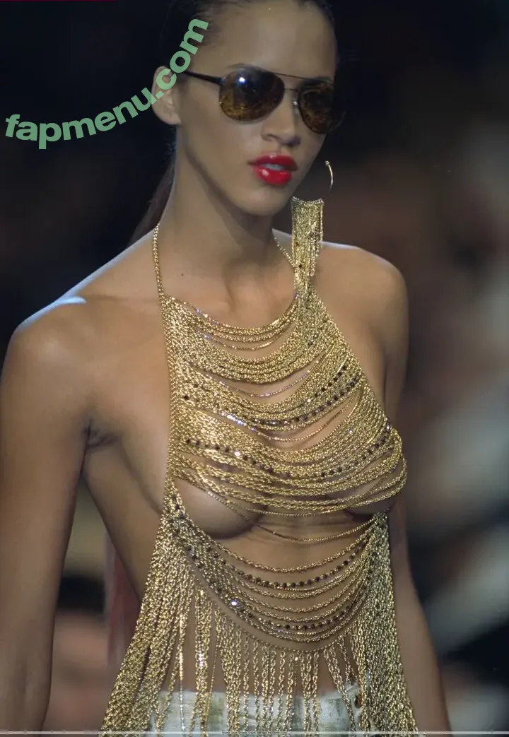 Noémie Lenoir nude photo #0024 (NoemieLenoirOff)