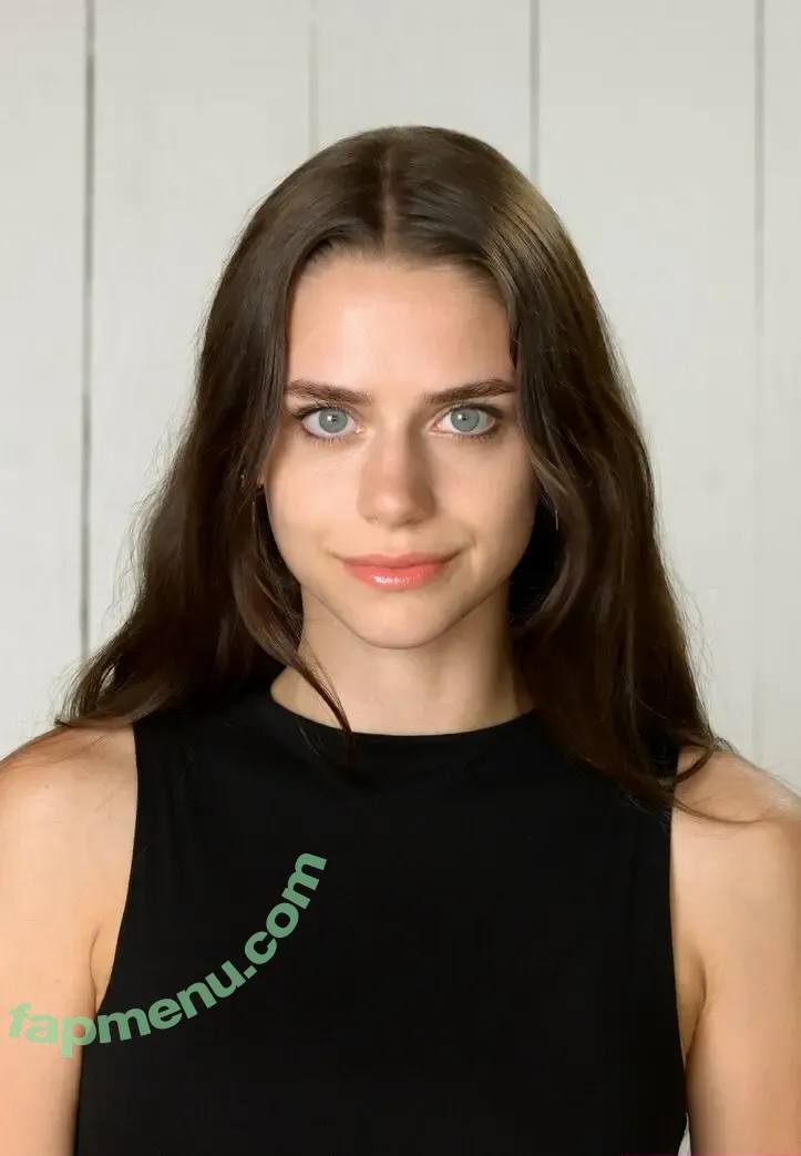 Nora Freetly nude photo #0003 (Nora Freetly)