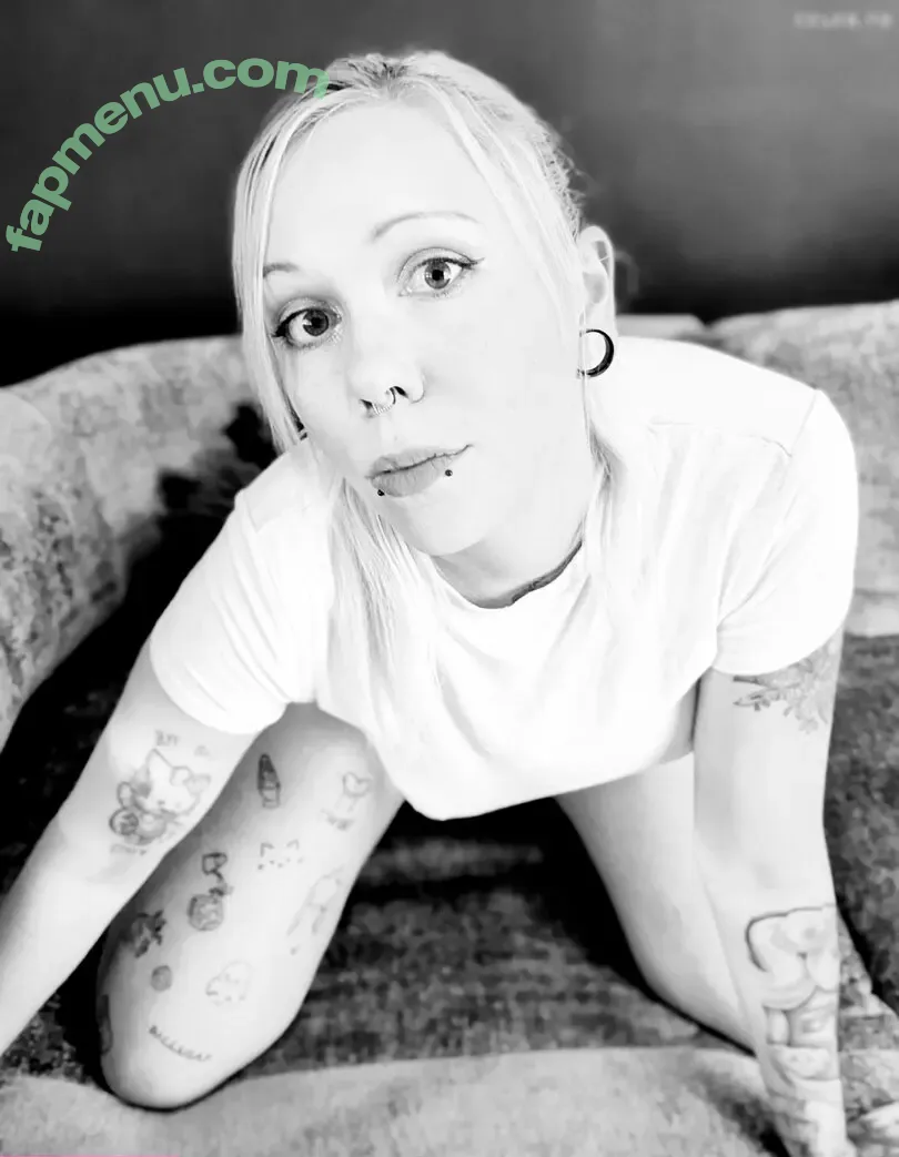 norathestrange nude photo #0018 (norathestrange)