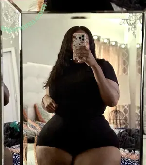 NotSoThick nude photo #0011