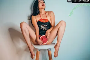  nude photo #0002