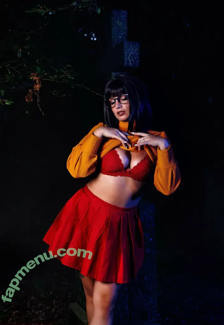 nunacosplayset nude photo #0022 (nunacosplayset)