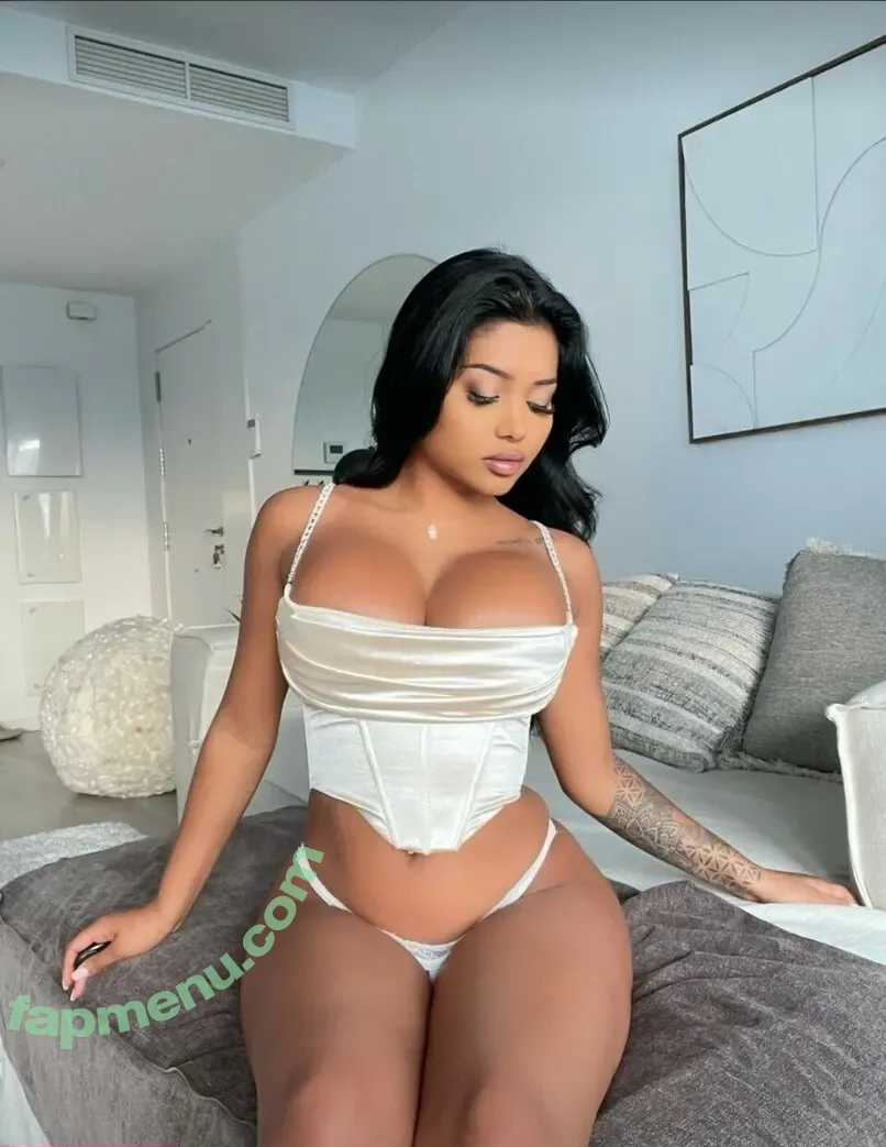Nursh nude photo #0091 (Nurshath Dulal / nurshathd_)