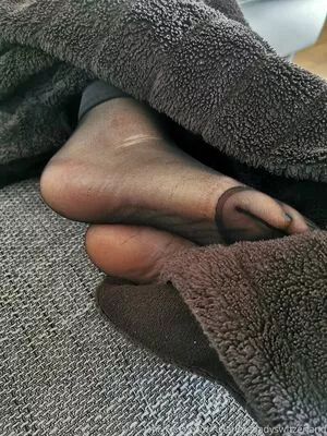 nylonfeetladyswitzerland / nylonfeetlady_switzerland nude photo #0005