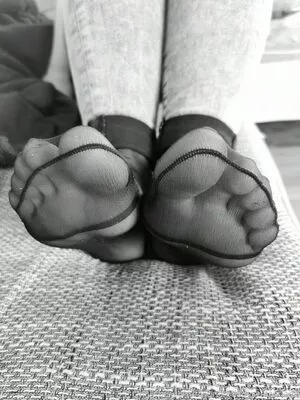 nylonfeetladyswitzerland / nylonfeetlady_switzerland nude photo #0007
