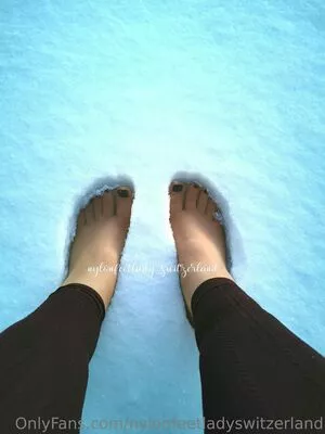 nylonfeetladyswitzerland / nylonfeetlady_switzerland nude photo #0031