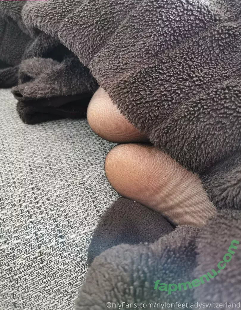 nylonfeetladyswitzerland nude photo #0004 (nylonfeetlady_switzerland)