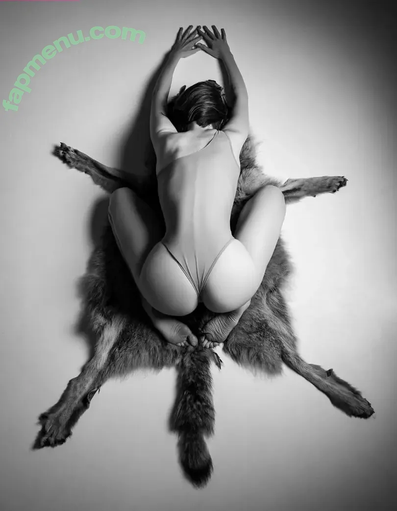 Nyuukke nude photo #0092 (Anna Kosik / quukske)