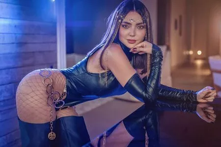 Nyvi Estephan / Discussão / nyvi_estephan / nyviestephan nude photo #0022