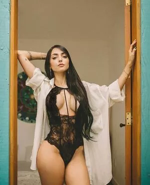 Nyvi Estephan / Discussão / nyvi_estephan / nyviestephan nude photo #0304