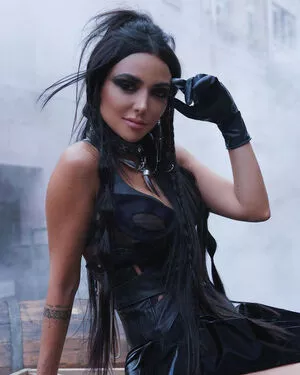 Nyvi Estephan / Discussão / nyvi_estephan / nyviestephan nude photo #0417