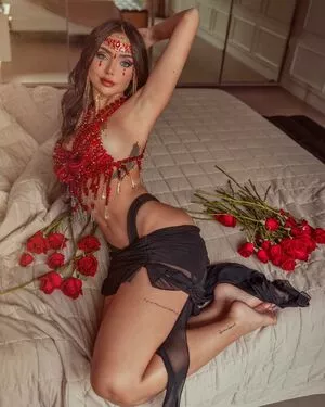 Nyvi Estephan / Discussão / nyvi_estephan / nyviestephan nude photo #0506