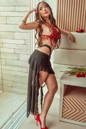 Nyvi Estephan / Discussão / nyvi_estephan / nyviestephan nude photo #0529