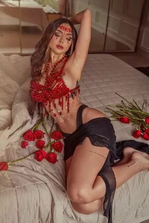 Nyvi Estephan / Discussão / nyvi_estephan / nyviestephan nude photo #0534