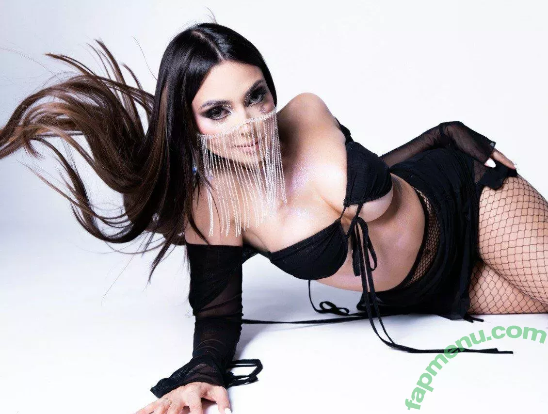 Nyvi Estephan nude photo #0155 (Discussão / nyvi_estephan / nyviestephan)
