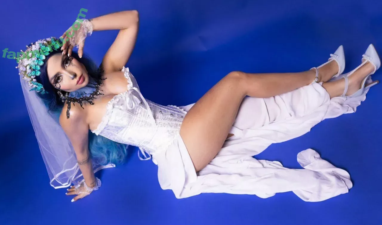 Nyvi Estephan nude photo #0167 (Discussão / nyvi_estephan / nyviestephan)