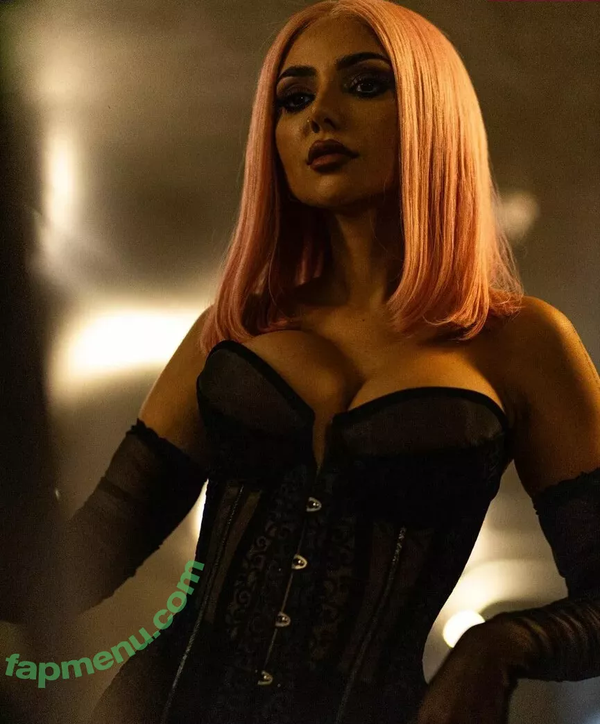 Nyvi Estephan nude photo #0274 (Discussão / nyvi_estephan / nyviestephan)