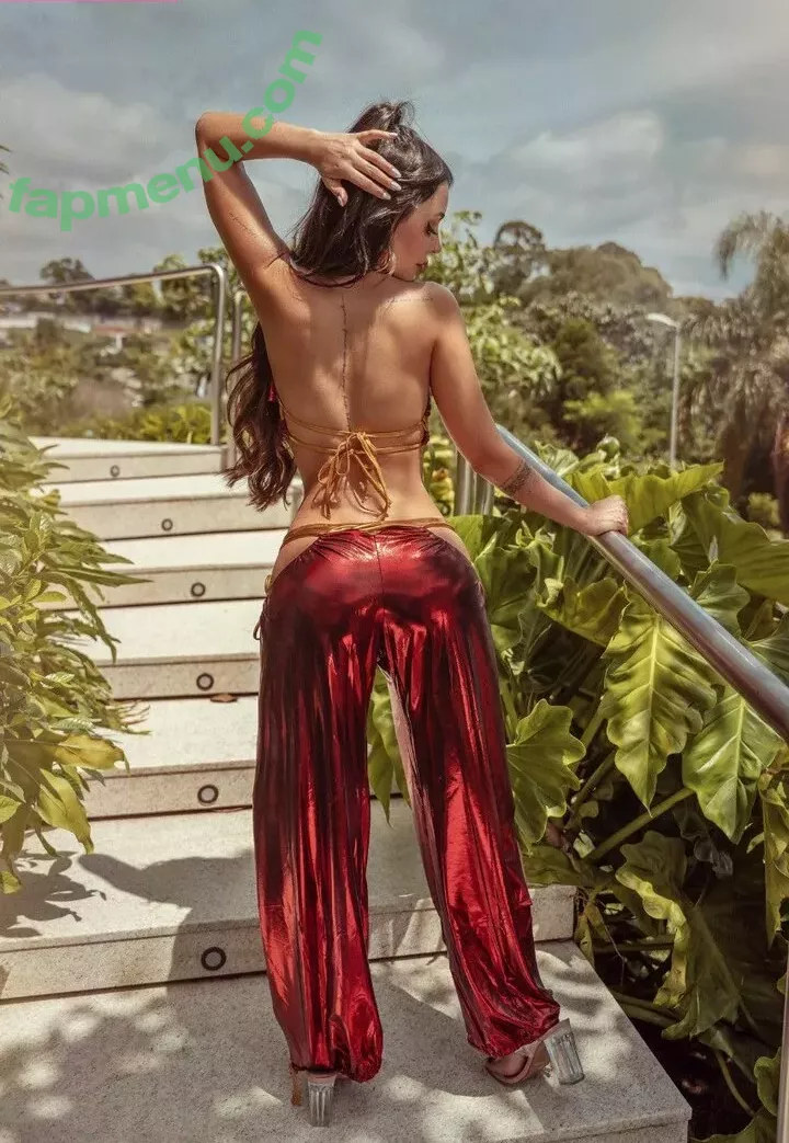 Nyvi Estephan nude photo #0292 (Discussão / nyvi_estephan / nyviestephan)