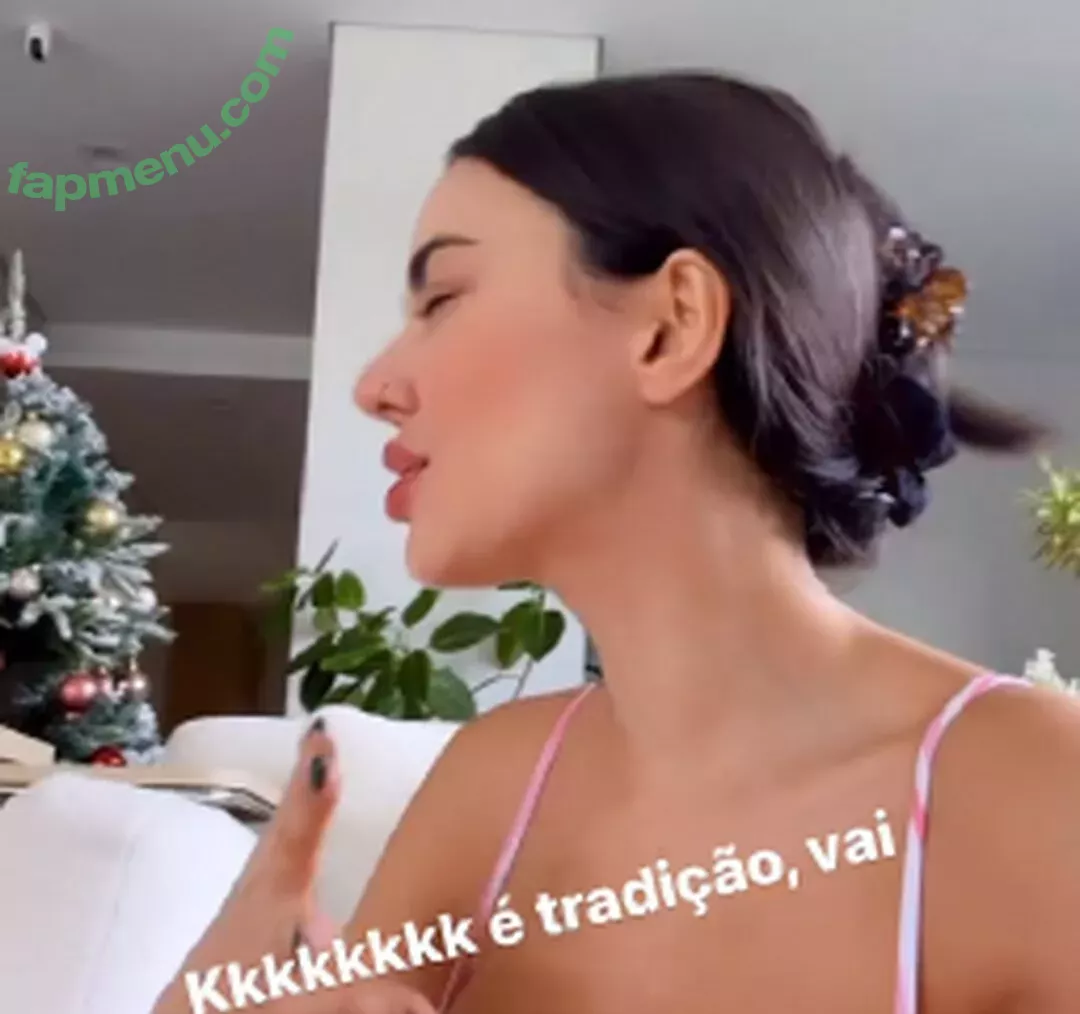 Nyvi Estephan nude photo #0310 (Discussão / nyvi_estephan / nyviestephan)