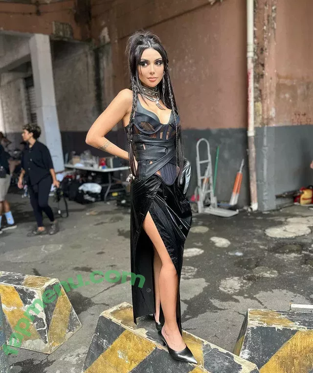 Nyvi Estephan nude photo #0419 (Discussão / nyvi_estephan / nyviestephan)