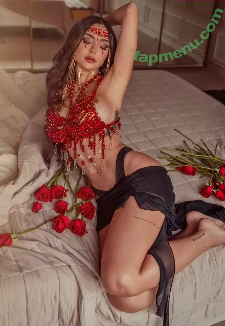 Nyvi Estephan nude photo #0534 (Discussão / nyvi_estephan / nyviestephan)