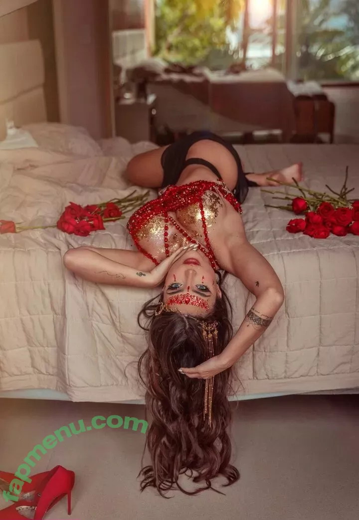 Nyvi Estephan nude photo #0535 (Discussão / nyvi_estephan / nyviestephan)