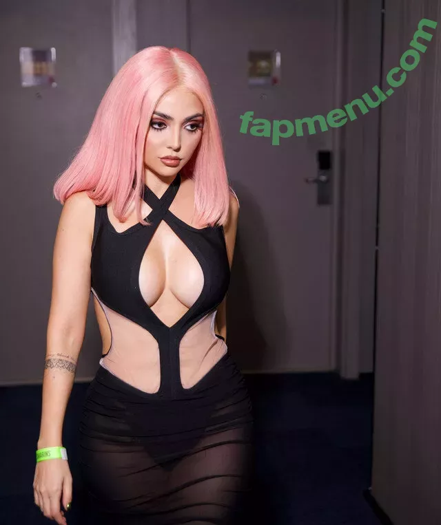 Nyvi Estephan nude photo #0558 (Discussão / nyvi_estephan / nyviestephan)