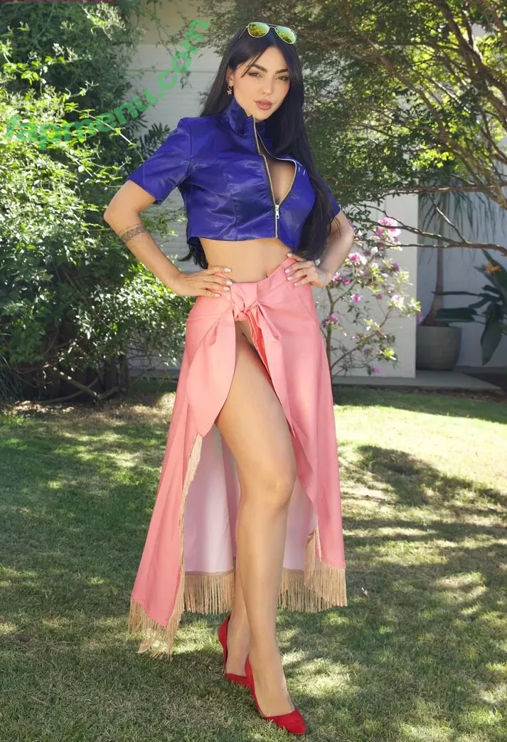 Nyvi Estephan nude photo #0617 (Discussão / nyvi_estephan / nyviestephan)