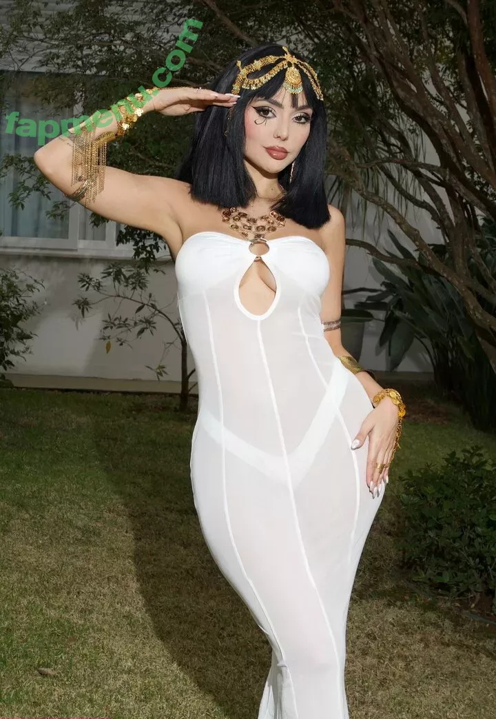 Nyvi Estephan nude photo #0654 (Discussão / nyvi_estephan / nyviestephan)