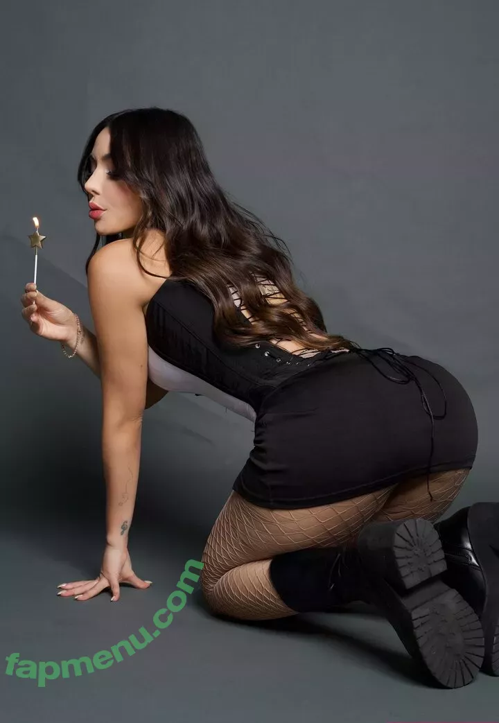 Nyvi Estephan nude photo #0713 (Discussão / nyvi_estephan / nyviestephan)